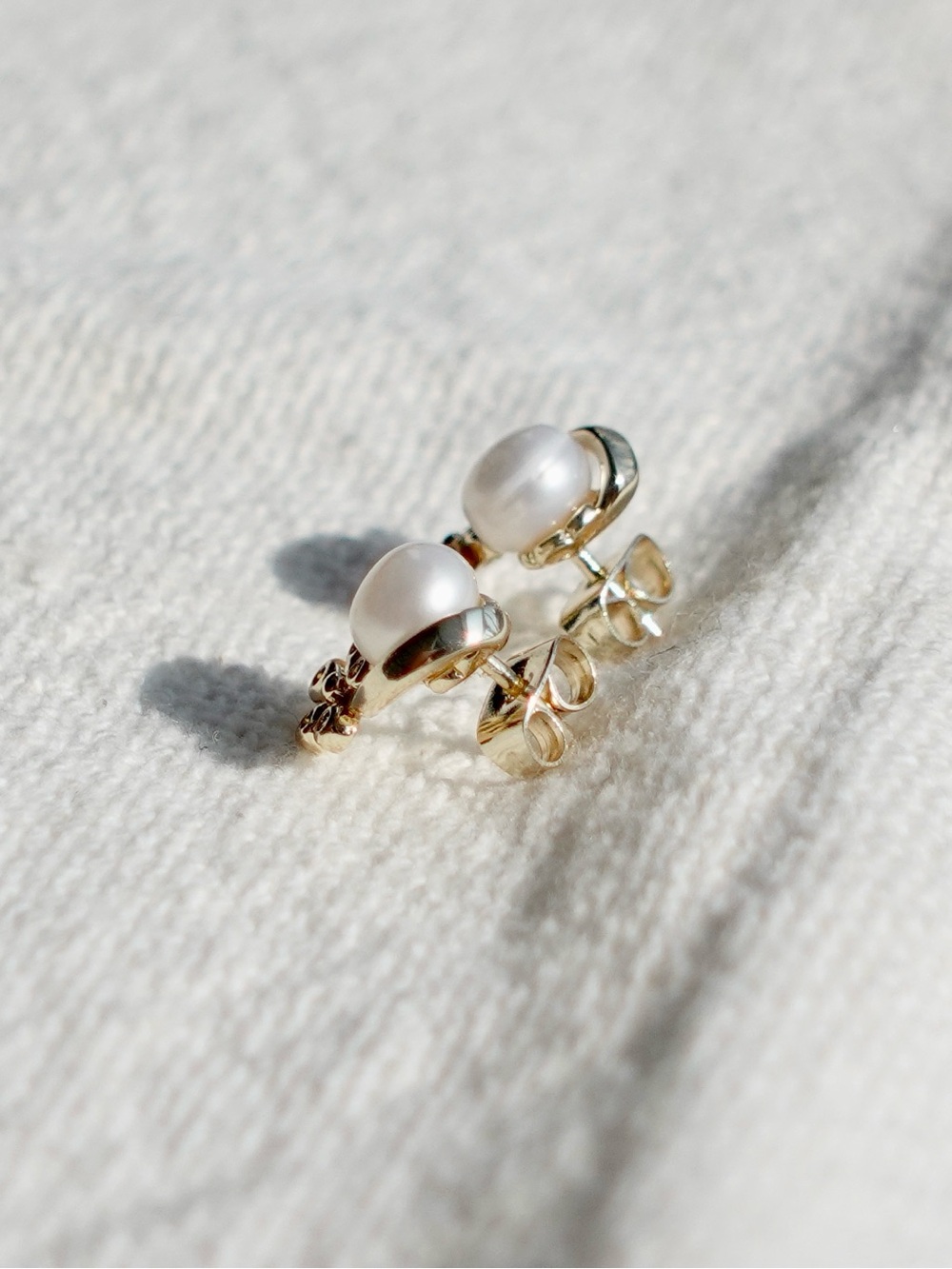 NEW! Pearl Accent Gold Plated Earring - Picture 2 of 5